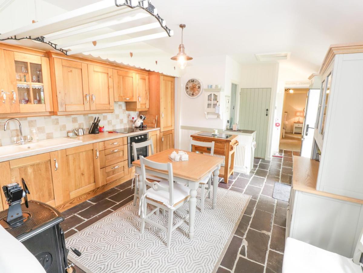 Lakeside Cottage Boyle Bagian luar foto