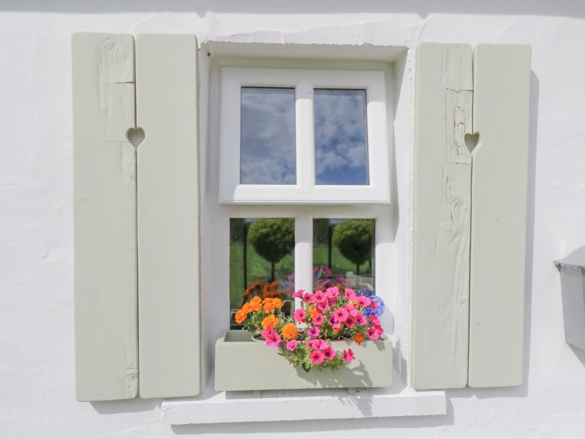 Lakeside Cottage Boyle Bagian luar foto